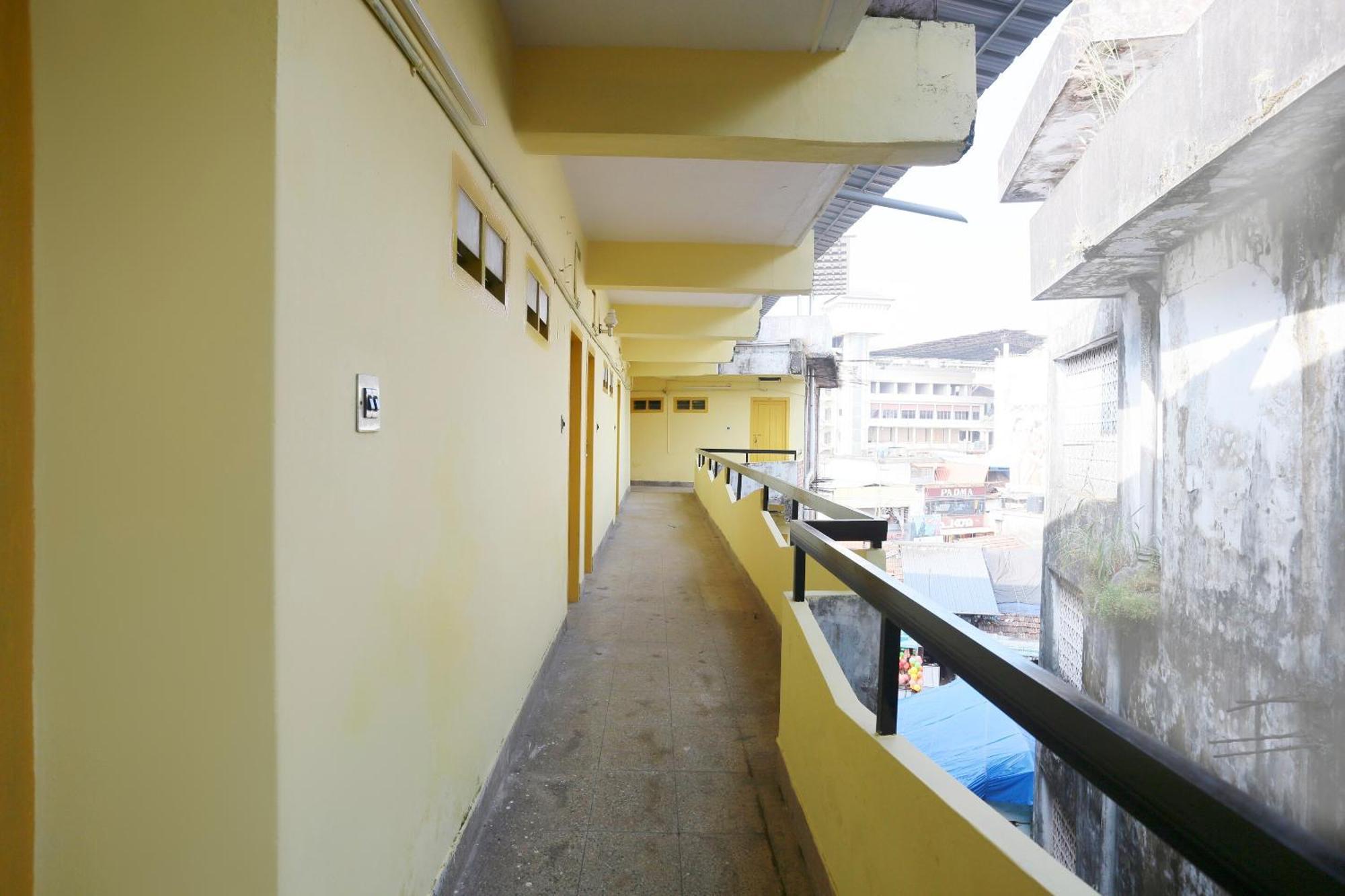 Oyo Hotel 65523 Tkt Tourist Home Каннур Экстерьер фото